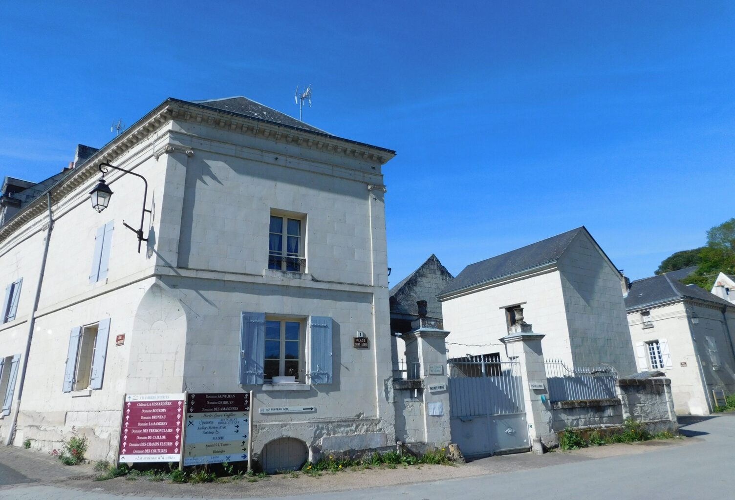 SAUMUR/ MONTSOREAU — photo 1