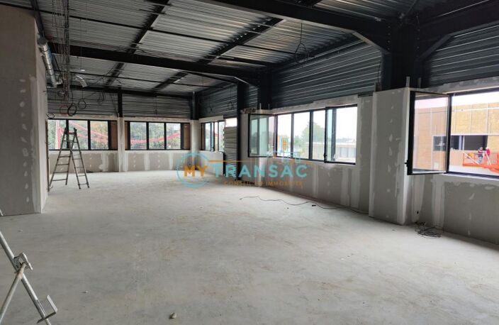 My Transac, vous propose à la location sur la commune de Chalifert, plusieurs cellules, au minimum de 328 m² jusqu'à 1 813m² — photo 4
