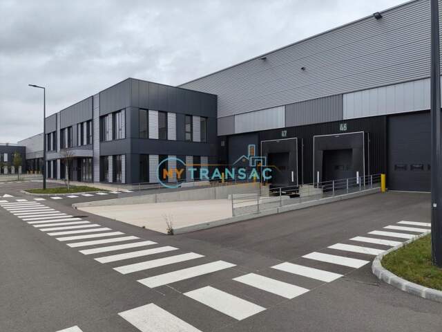 A LOUER plusieurs surfaces d'entrepôts et de bureaux neufs PARK – LE BOURGET — photo du bien
