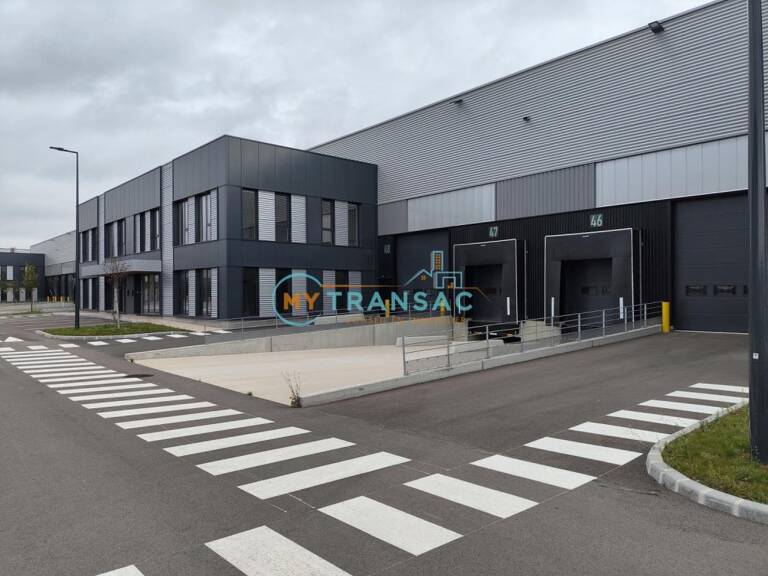 A LOUER plusieurs surfaces d'entrepôts et de bureaux neufs PARK – LE BOURGET — photo 1