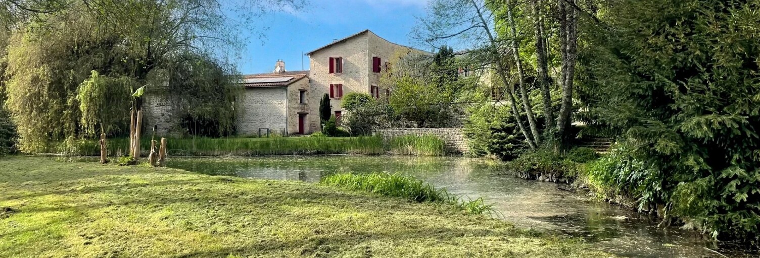 Maison 11 Pièces 400 m² à vendre à Celles-sur-Belle (79370)