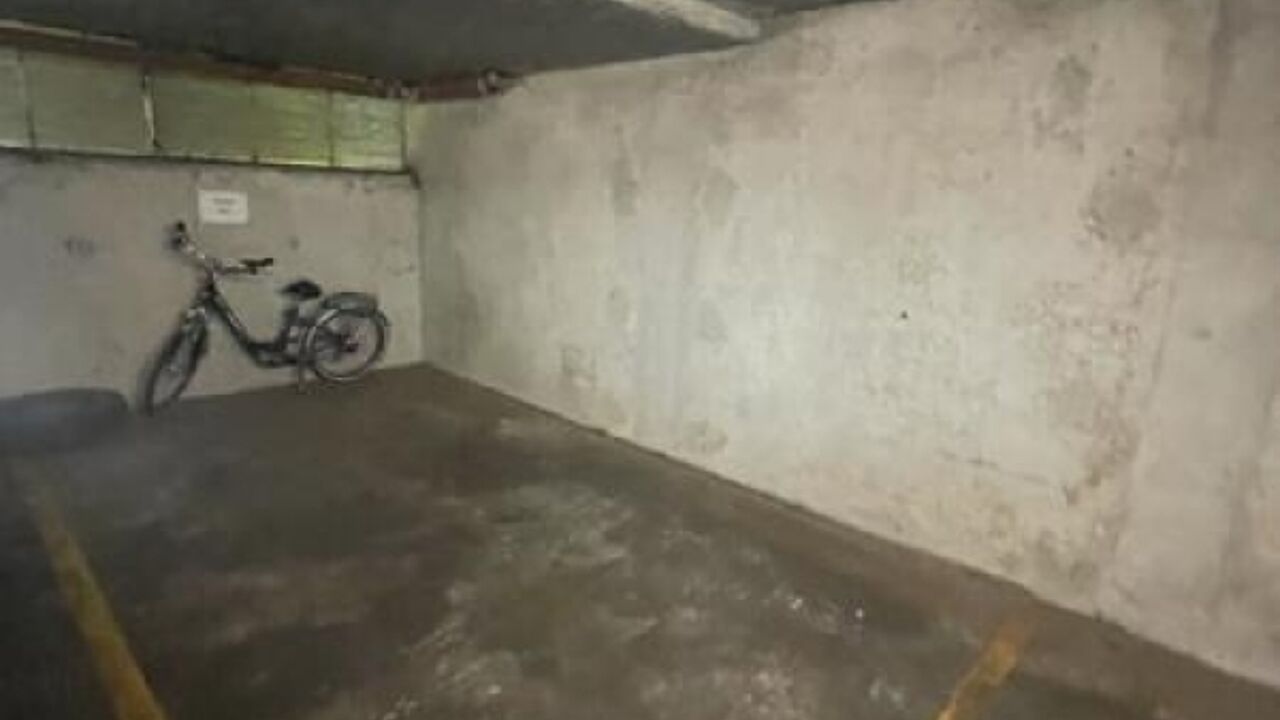 garage  pièces  m2 à louer à Poitiers (86000)