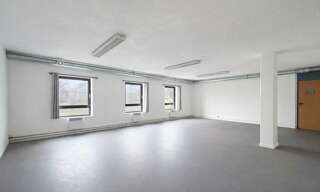 Bureau  458 m² à louer à Villeurbanne (69100)