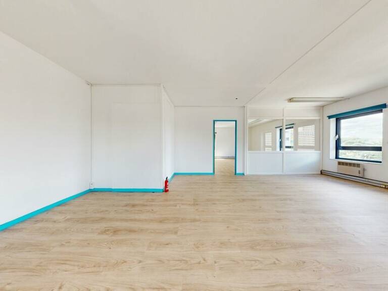 BUREAUX à LOUER — photo 1