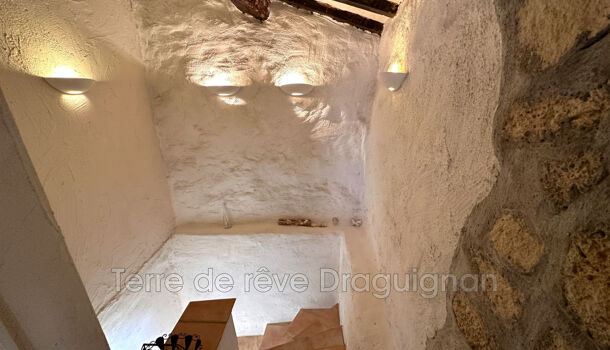 Maison de Village  6 pièces  à vendre Châteaudouble 83300