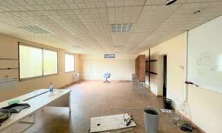 Commerce  1200 m² à louer à Nazelles-Négron (37530)