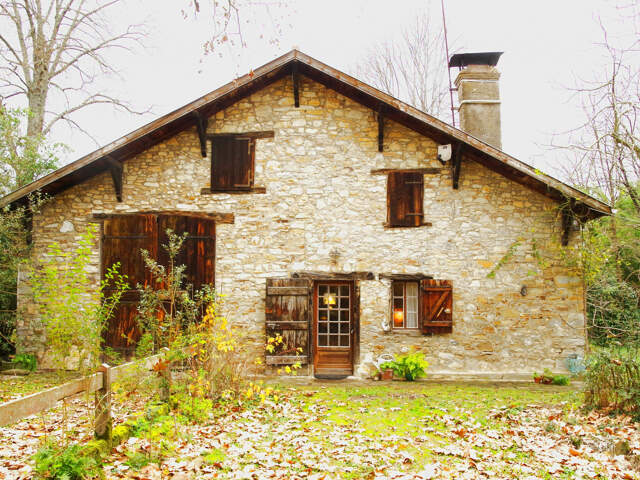 Maison de caractère et Charme avec 5 chambres au calme sur plus de 2.100m2 de terrain — photo du bien