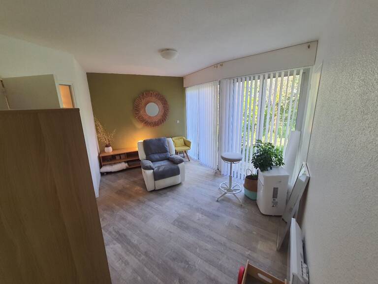 Local commercial — photo 1