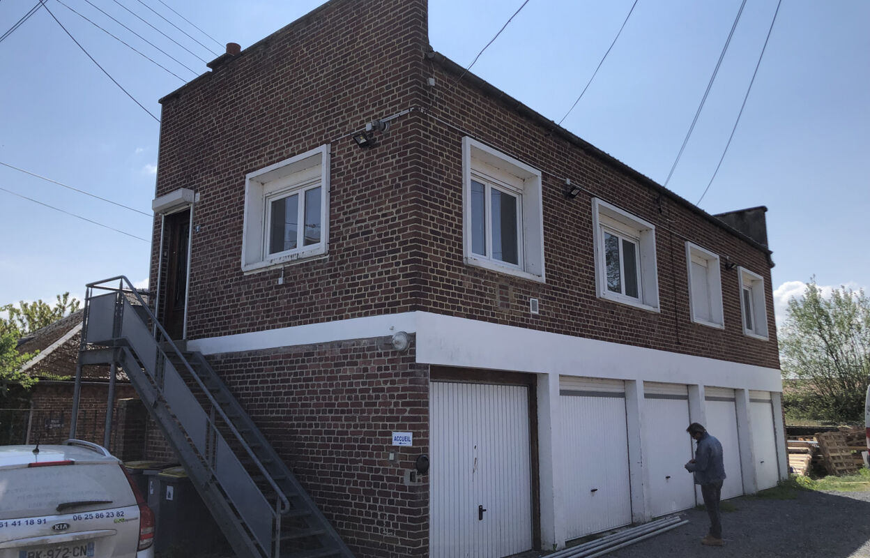 divers  pièces 700 m2 à vendre à Inchy (59540)