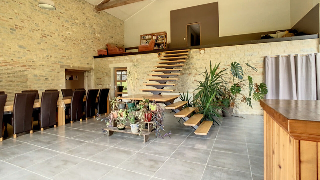 maison 7 pièces 360 m2 à vendre à Bourg-en-Bresse (01000)