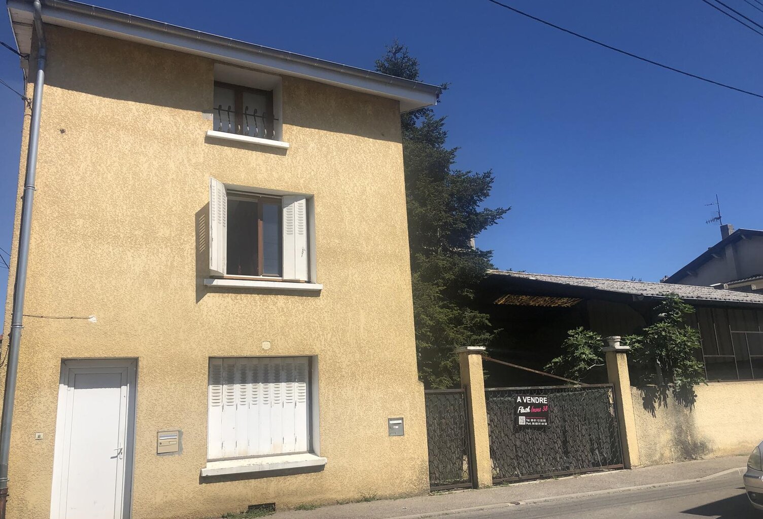 MAISON DE VILLE COMPRENANT DEUX APPARTEMENTS — photo 1