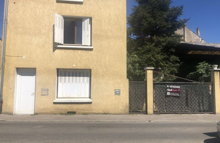 MAISON DE VILLE COMPRENANT DEUX APPARTEMENTS — photo 2