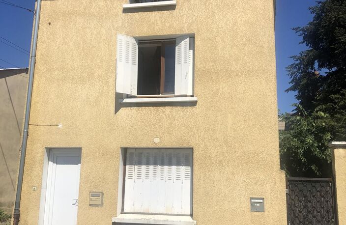 MAISON DE VILLE COMPRENANT DEUX APPARTEMENTS — photo 3