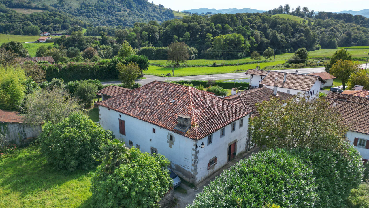 maison 7 pièces 211 m2 à vendre à Saint-Jean-Pied-de-Port (64220)