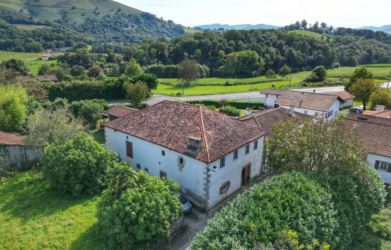 maison 7 pièces 211 m2 à vendre à Saint-Jean-Pied-de-Port (64220)