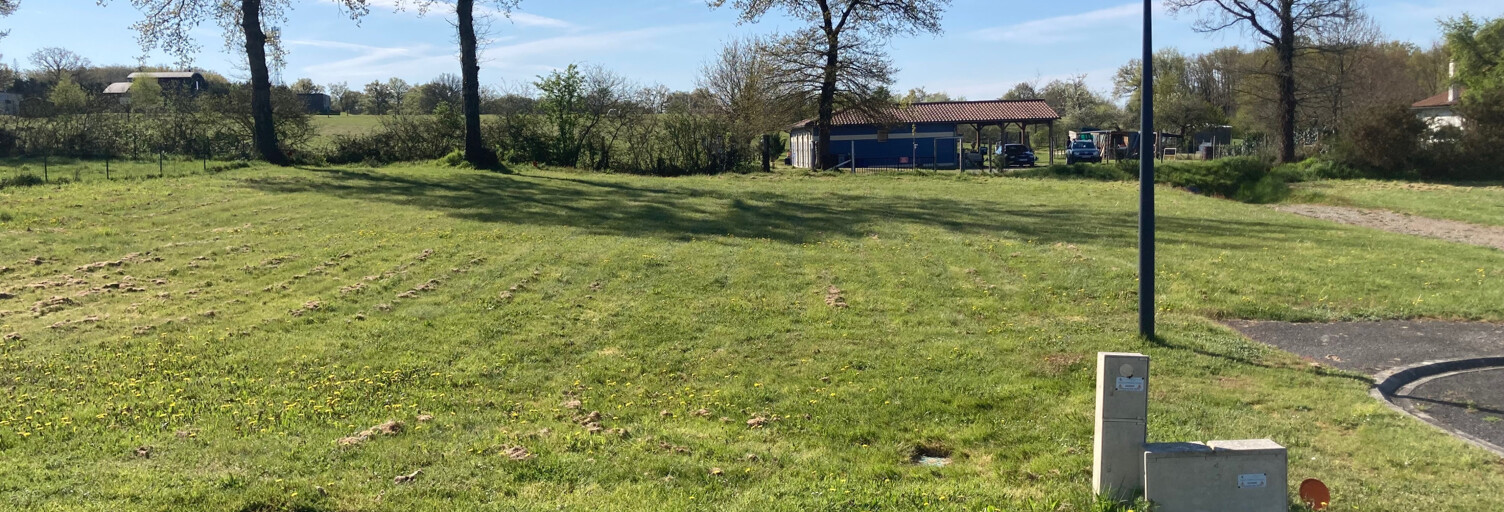Terrain  981 m² à vendre à Hiesse (16490)
