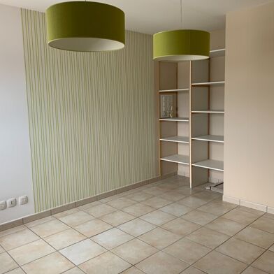 Commerce 2 pièces 458 €