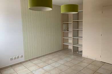 Commerce 2 pièces 558 €