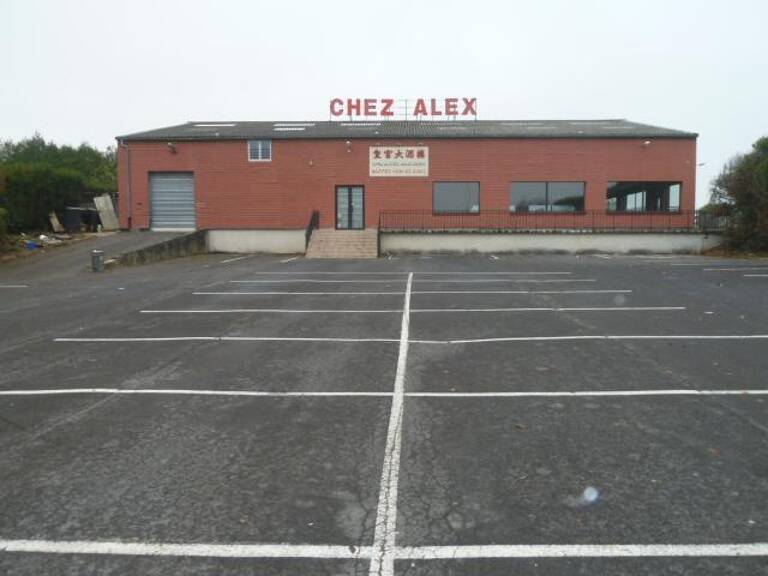 Bâtiment commercial et d'activités à VENDRE à PROVILLE — photo 1