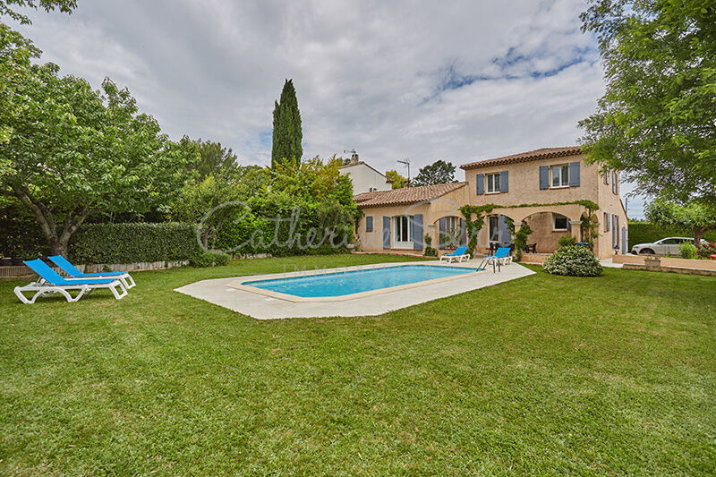 Villa / Maison 5 pièces  à vendre Aix-en-Provence 13100