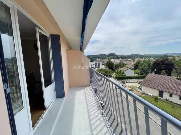 EXCLUSIVITE - LA TOUR DU PIN — photo 1