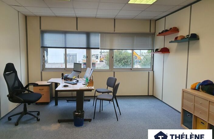 BUREAUX à LOUER — photo 2
