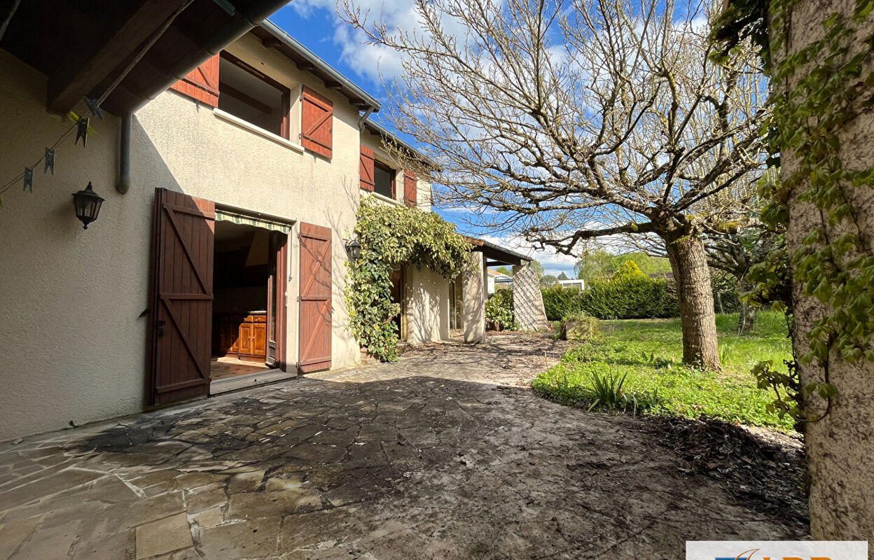 maison 8 pièces 204 m2 à vendre à Sèvres-Anxaumont (86800)