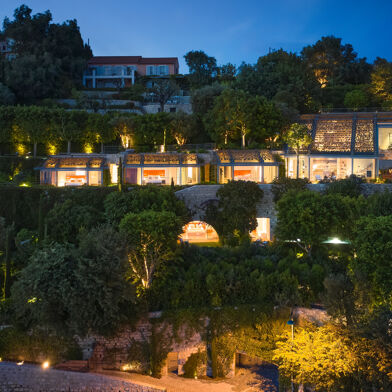 Maison 8 pièces 35000000 €