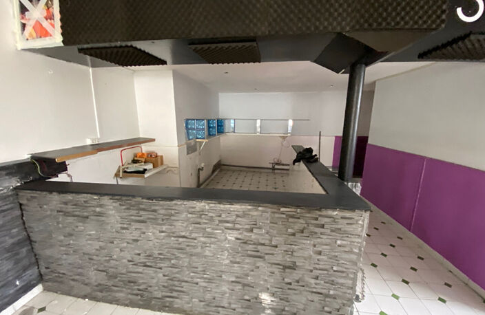 LOCAL DE 75 M2 — photo 2