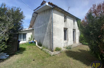vente maison 82 800 € à proximité de Saint-Germain-d'Esteuil (33340)