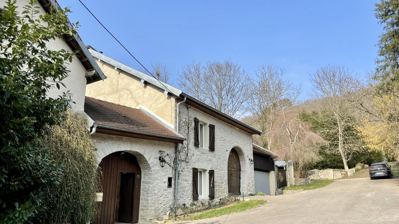 maison 8 pièces 244 m2 à vendre à Ougney-Douvot (25640)