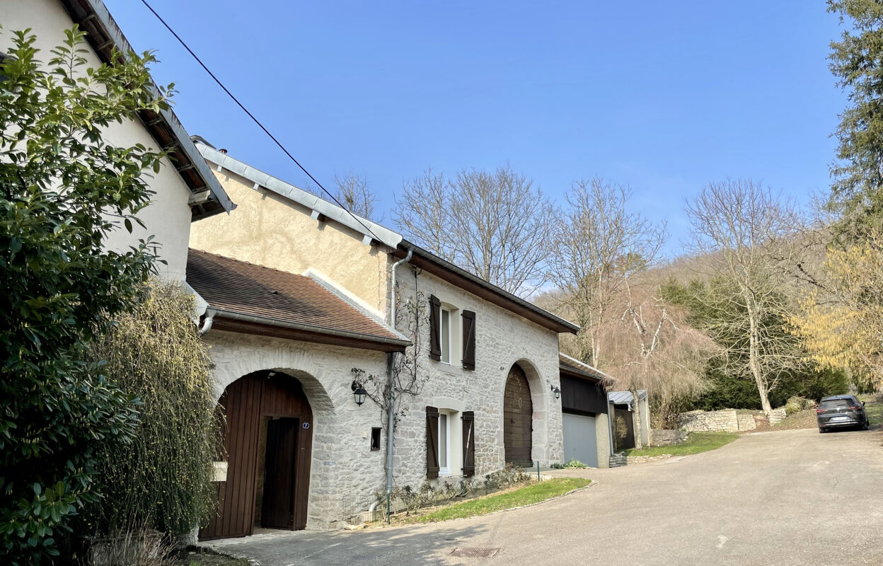 maison 8 pièces 244 m2 à vendre à Ougney-Douvot (25640)