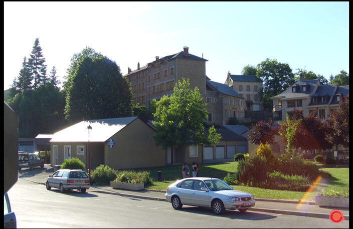 PONT DE SALARS - A VENDRE Immeuble de 900 m² — photo 2