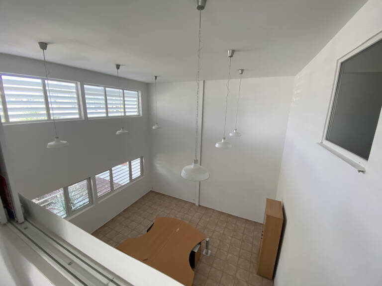 363m2 de locaux mixte bureaux/entrepot — photo 1