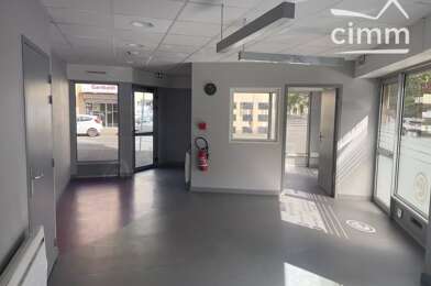 Commerce  197900 €