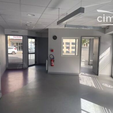 Commerce  197900 €