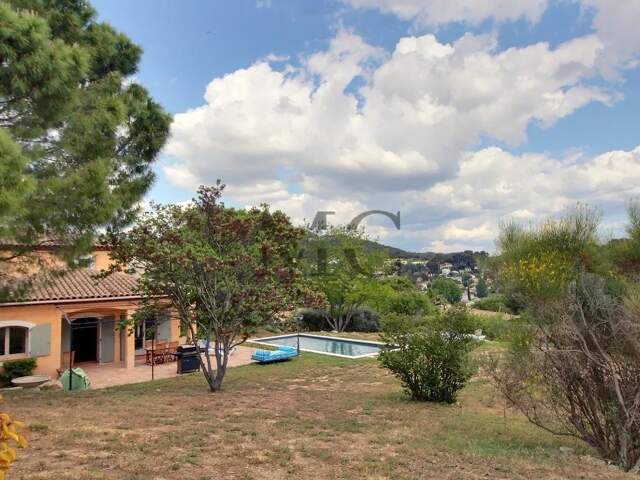 VILLA - ENTRE LES CAMOINS ET LA TREILLE — photo du bien