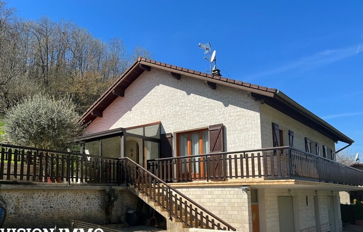 maison 5 pièces  m2 à vendre à Rives (38140)