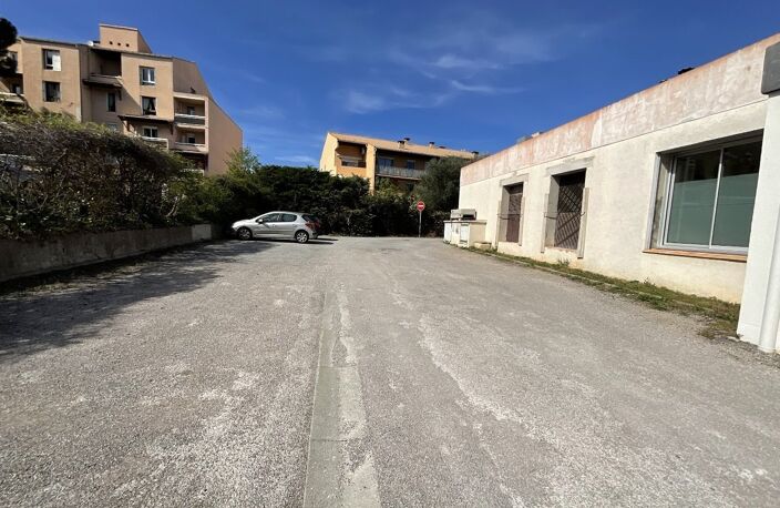 Local commercial — photo 5