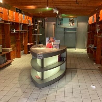 Commerce  129600 €