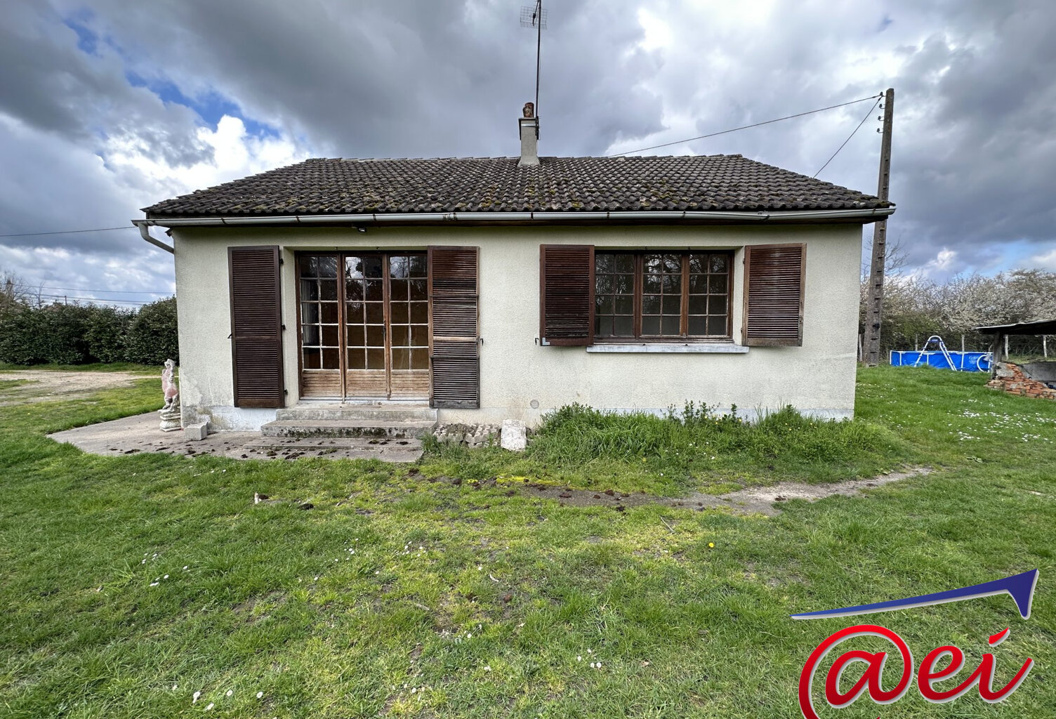 Maison type 4 + hangar de 220 m2 sur 2700 m² de terrain — photo 1