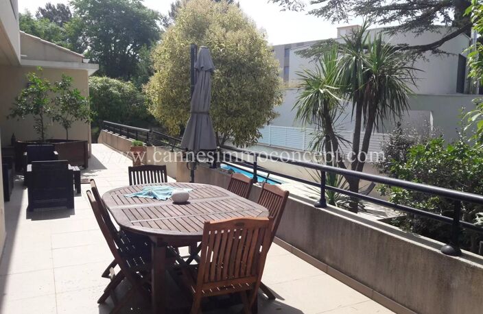 Belle villa d'architecte Type 5 jardin et piscine — photo 2