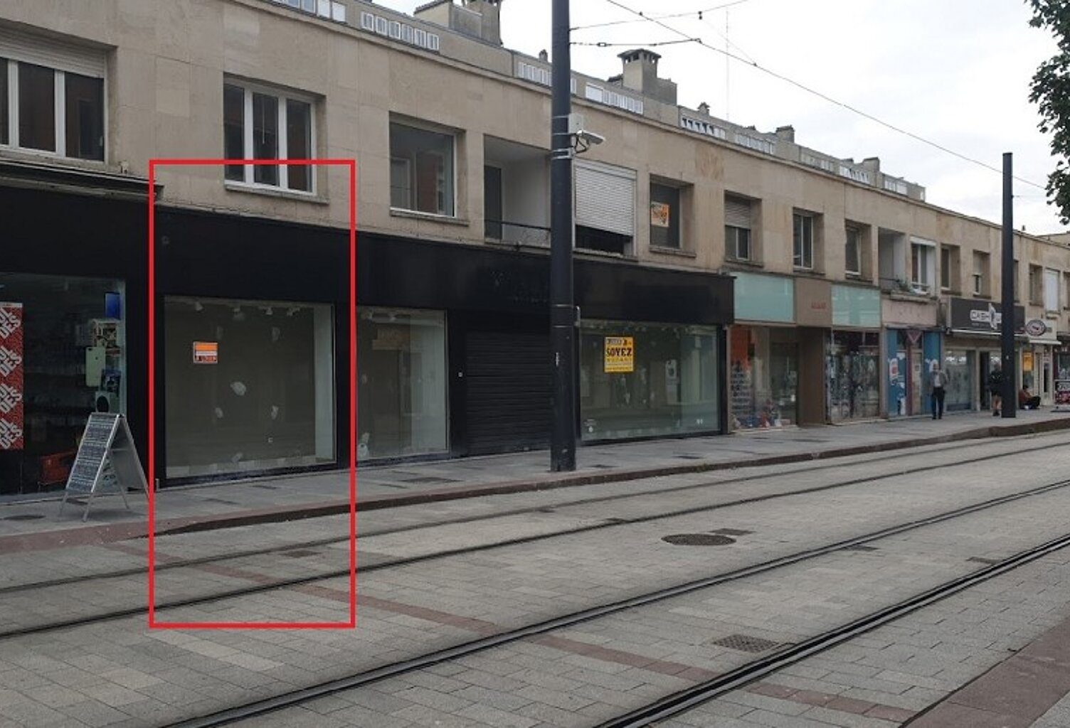 Commerce VALENCIENNES — photo 1