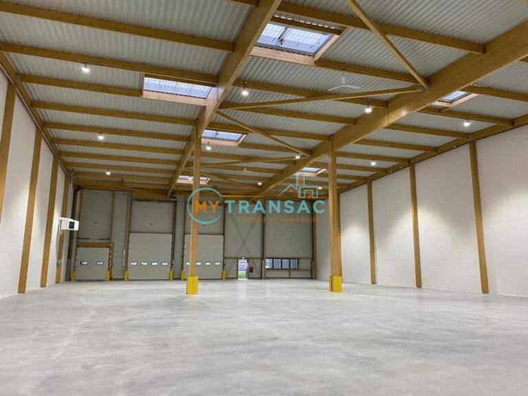 A LOUER locaux NEUFS d'activité et de bureaux Parc ZA Les Hauts Prés - BRIE-COMTE-ROBERT — photo 1