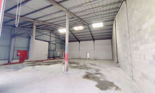 Commerce  315 m² à louer à Cuers (83390)