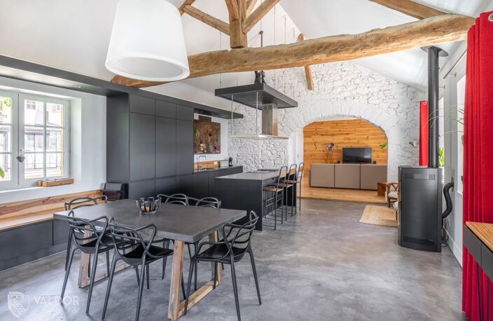 Coup de cœur pour cet appartement de charme avec jardin privatif de 850 m². — photo 2