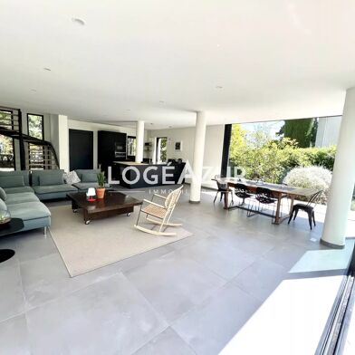 Maison 5 pièces 2000 €