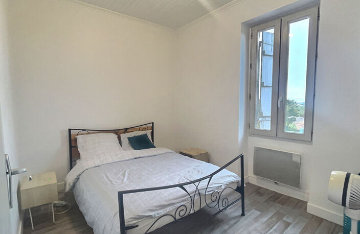 IDEAL INVESTISSEUR ! Dans le charmant village de Monclar venez découvrir cette jolie maison. Ce sont au total  50.46m2 habitables répartis sur trois niveaux qui vous attendent. Au rez-de-chaussée, vous trouverez une cave de 23,63 m2 et un grand garage d'e — photo 5