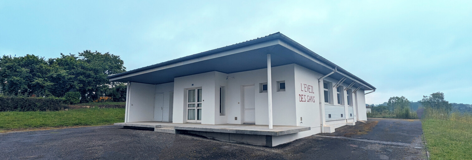 Commerce  195 m² à louer à Saint-Palais (64120)