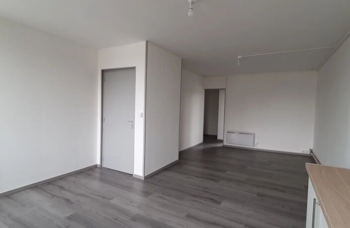 Bien vendu : Appartement  La Capelle (02260) — photo 2